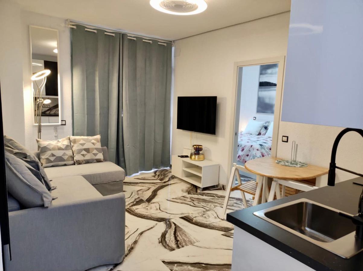 2 Bedrooms Flat + Balcony + Parking At Las Canteras Beach Las Palmas de Gran Canaria Exteriör bild