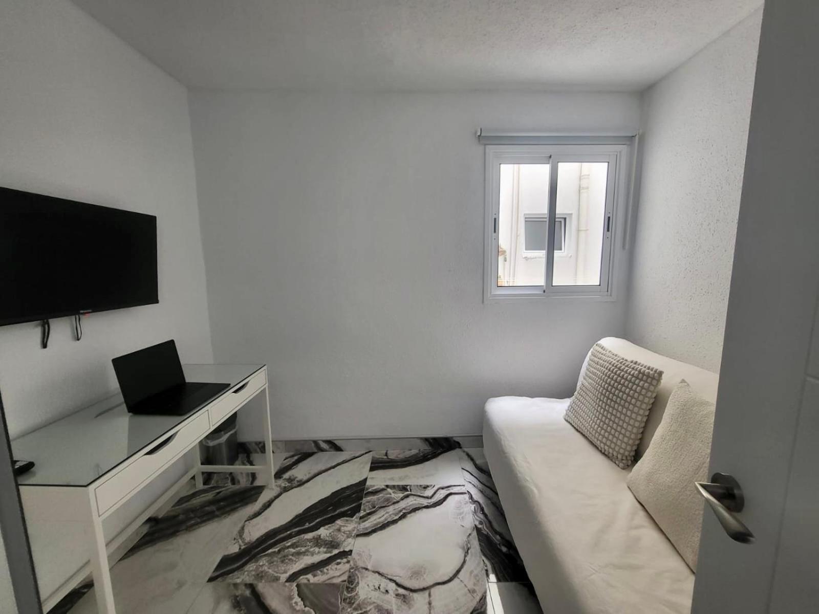 2 Bedrooms Flat + Balcony + Parking At Las Canteras Beach Las Palmas de Gran Canaria Exteriör bild