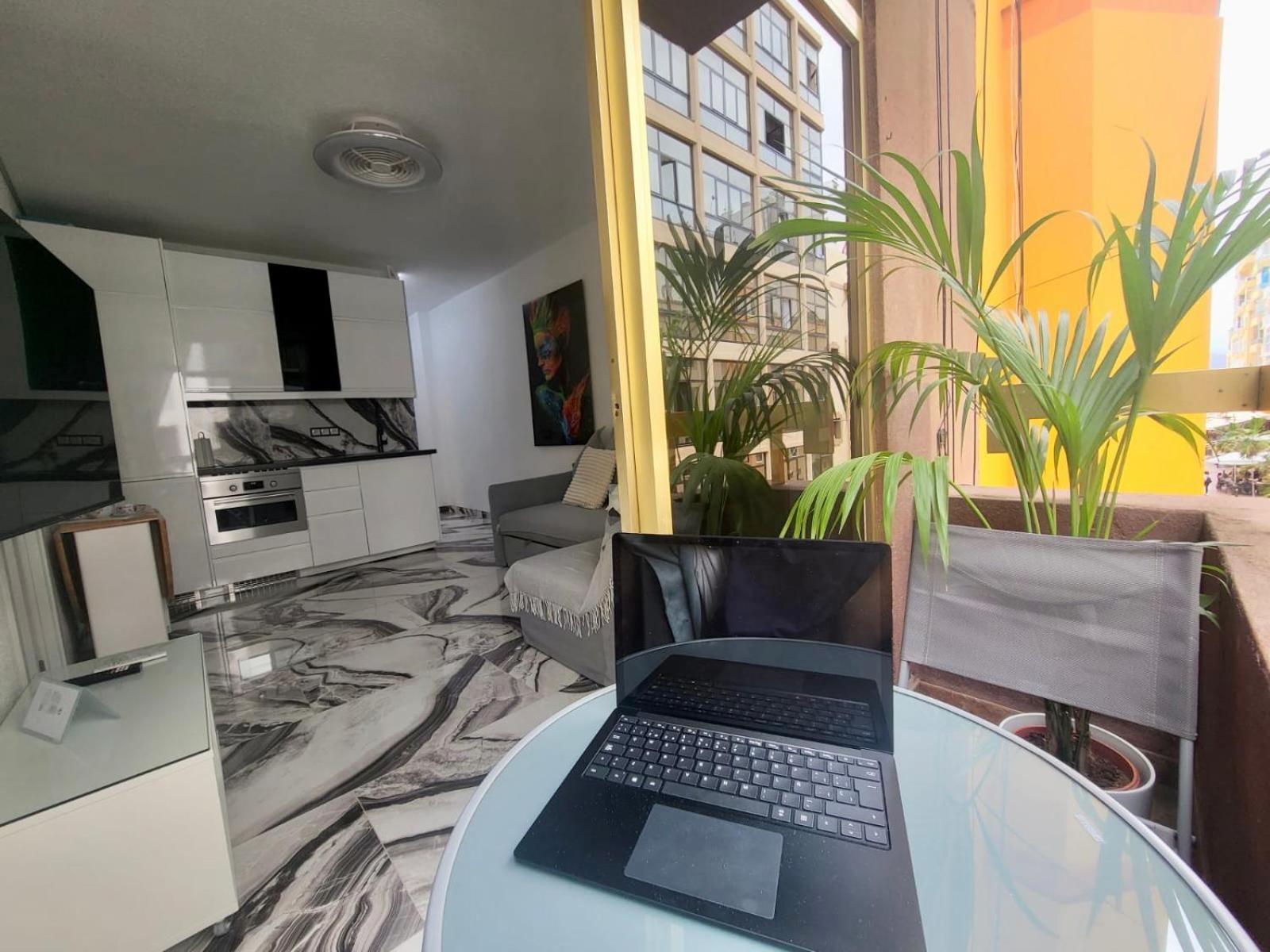 2 Bedrooms Flat + Balcony + Parking At Las Canteras Beach Las Palmas de Gran Canaria Exteriör bild