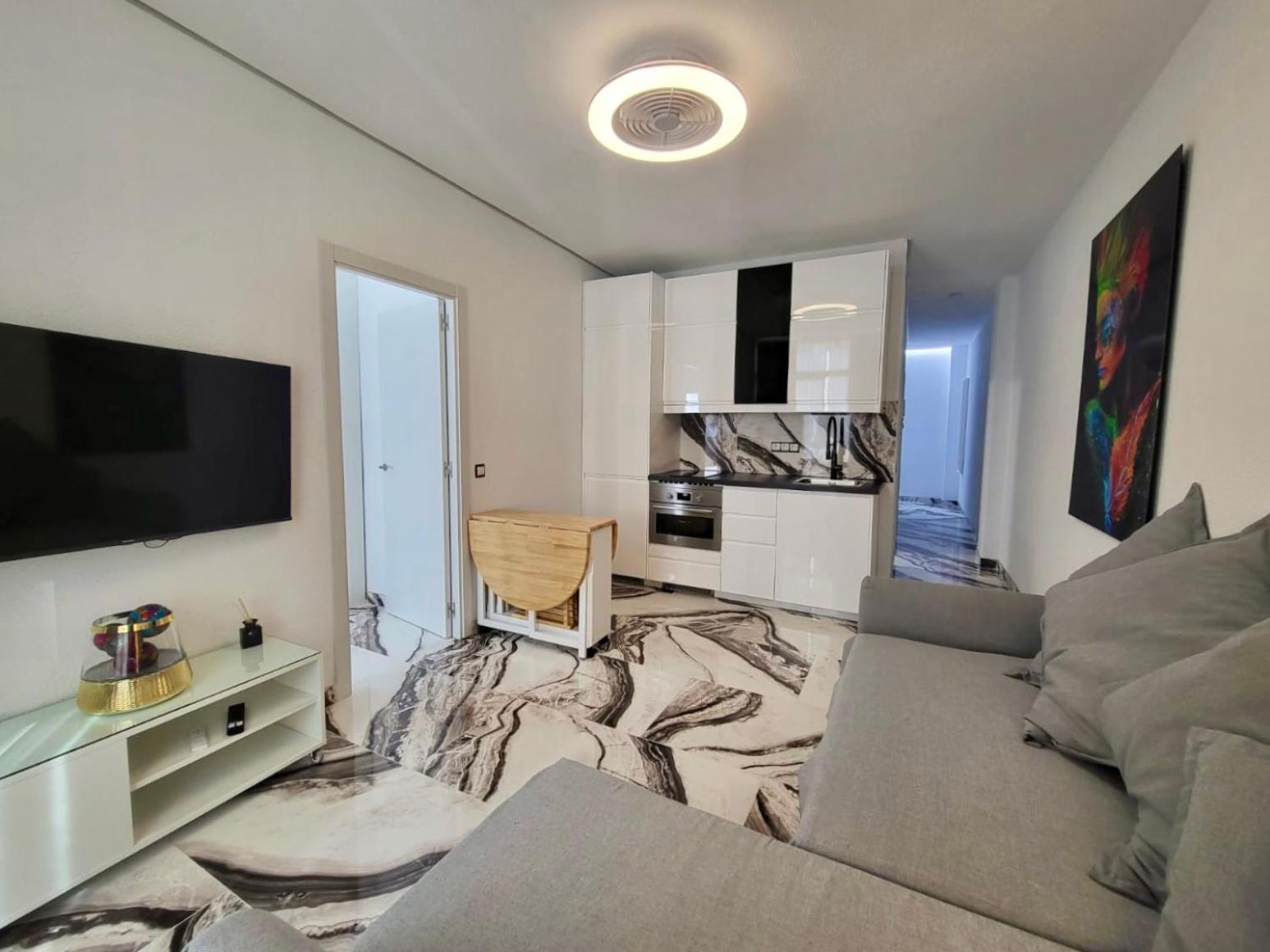2 Bedrooms Flat + Balcony + Parking At Las Canteras Beach Las Palmas de Gran Canaria Exteriör bild